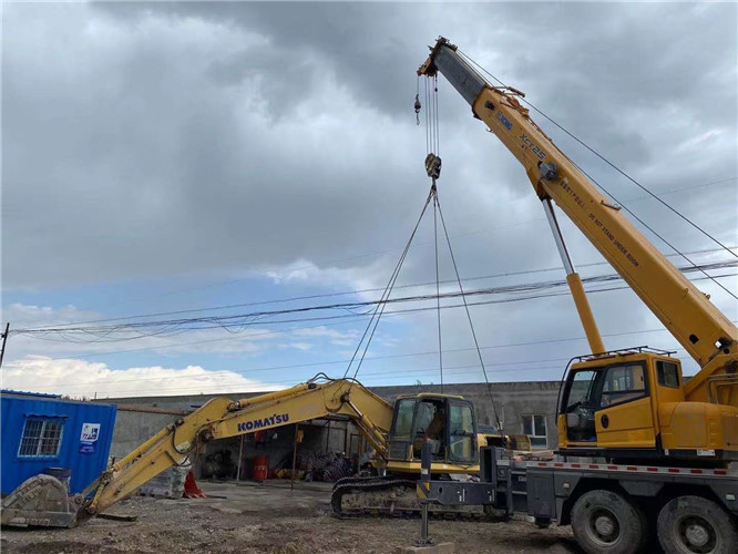 滦南县25吨吊车的工作半径是多少？